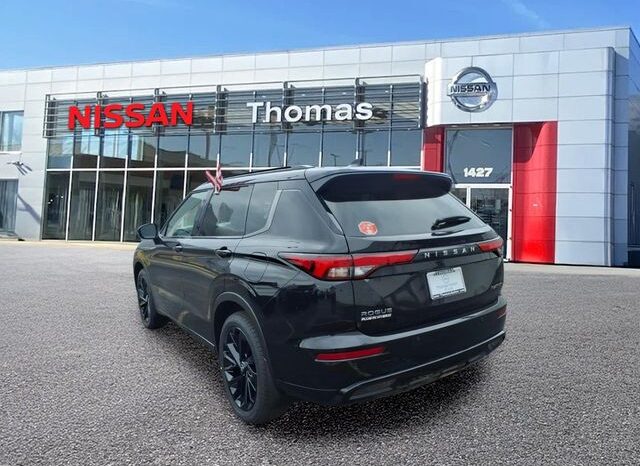 
 Nissan Rogue Plug-In Hybrid full									
