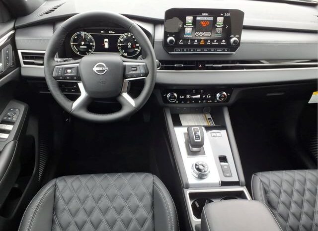 
 Nissan Rogue Plug-In Hybrid full									