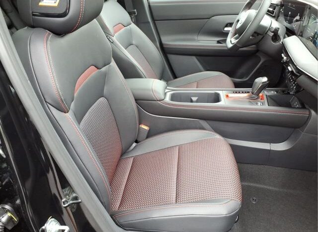 
								Nissan Kicks full									
