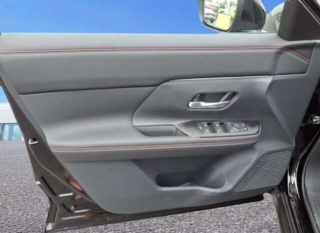 
								Nissan Kicks full									