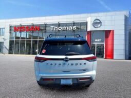 Nissan Pathfinder full