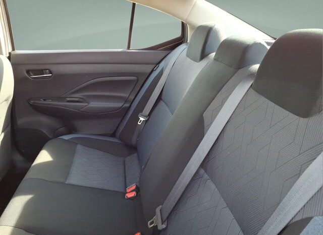 
 Nissan Versa full									