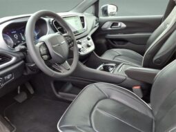 Chrysler Pacifica full