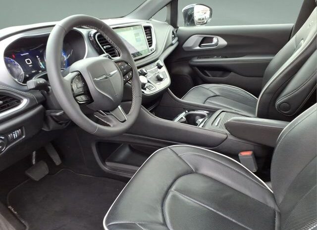 
 Chrysler Pacifica full									