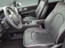 Chrysler Pacifica full