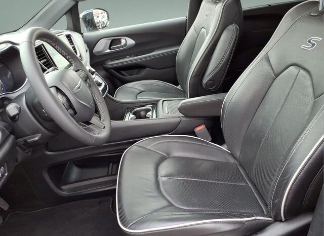 
 Chrysler Pacifica full									