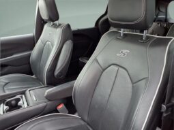 Chrysler Pacifica full