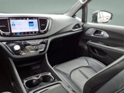 Chrysler Pacifica full