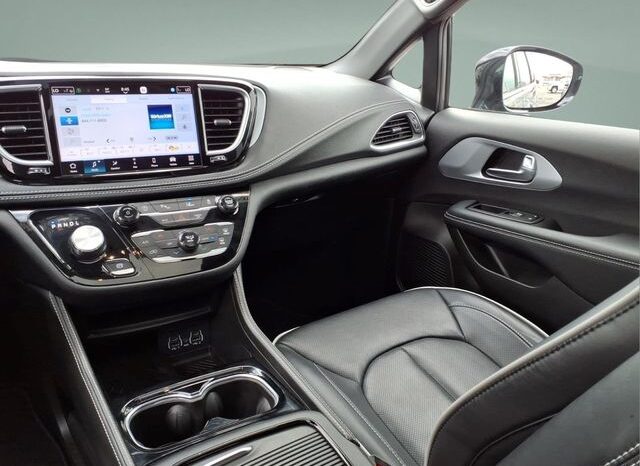 
 Chrysler Pacifica full									