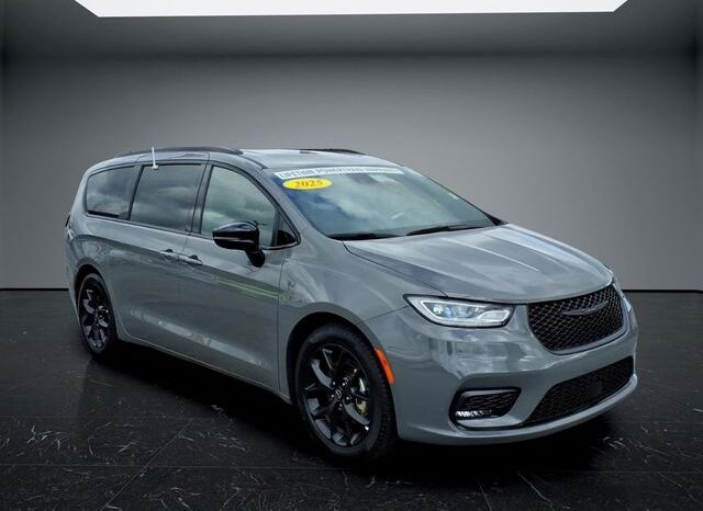 
 Chrysler Pacifica full									