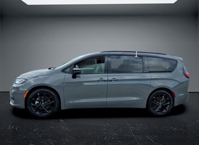 
 Chrysler Pacifica full									