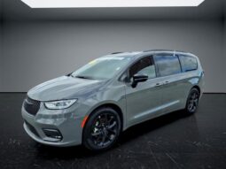 Chrysler Pacifica full