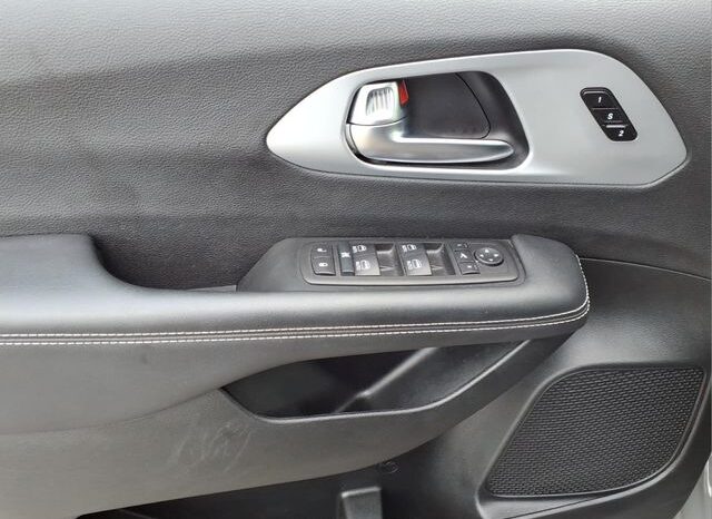 
 Chrysler Pacifica full									