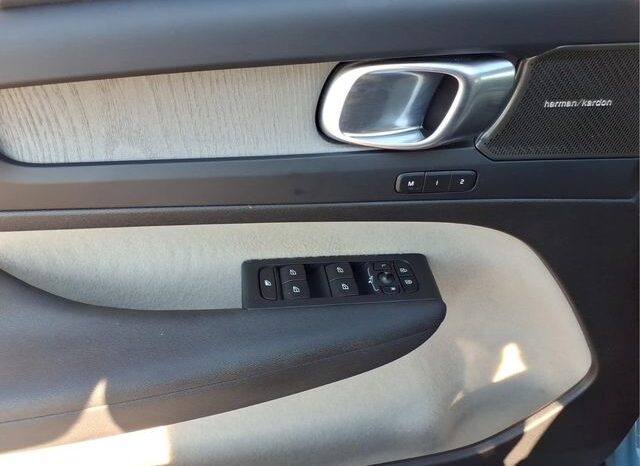 
 Volvo XC40 full									