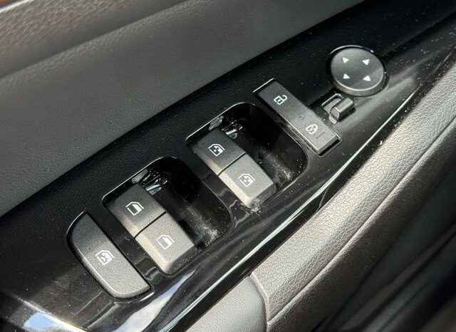
 Kia Sportage Hybrid full									