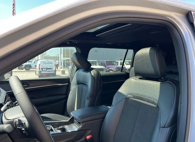 
								Jeep Grand Cherokee L full									