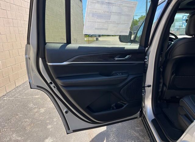
								Jeep Grand Cherokee L full									