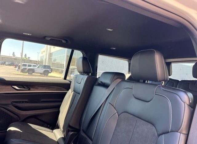 
								Jeep Grand Cherokee L full									