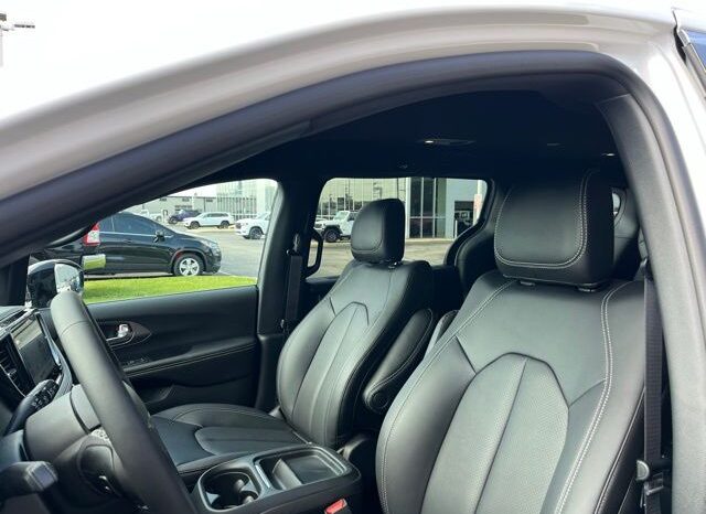 
 Chrysler Pacifica full									