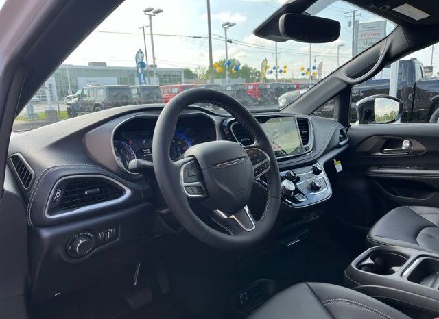 
 Chrysler Pacifica full									