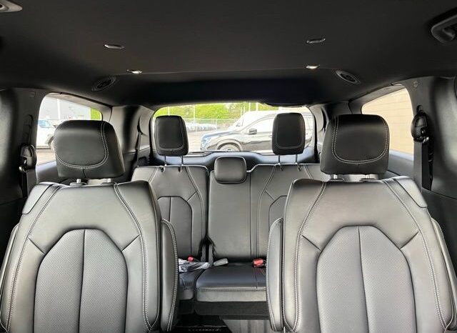
 Chrysler Pacifica full									