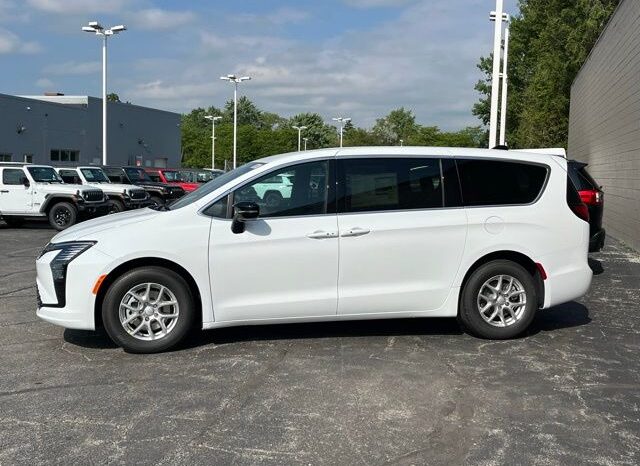 
 Chrysler Pacifica full									