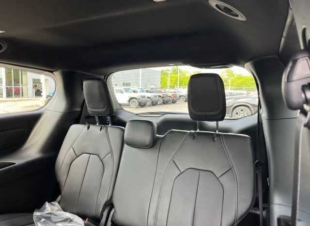 
 Chrysler Pacifica full									