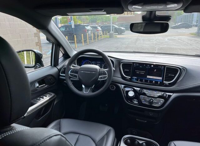 
 Chrysler Pacifica full									