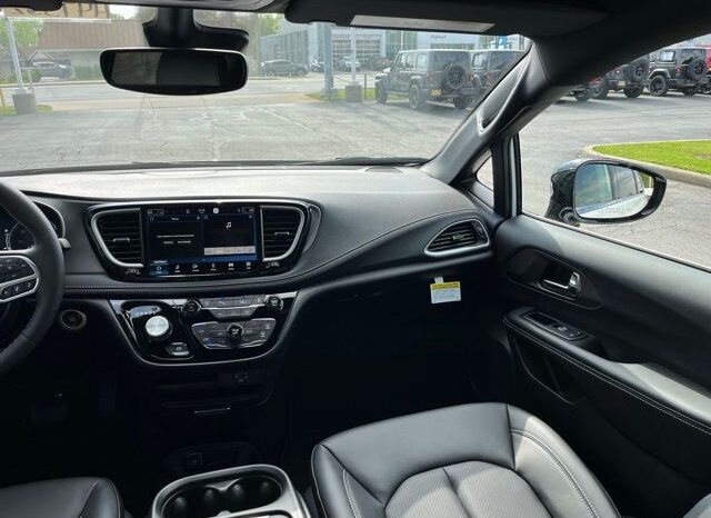 
 Chrysler Pacifica full									