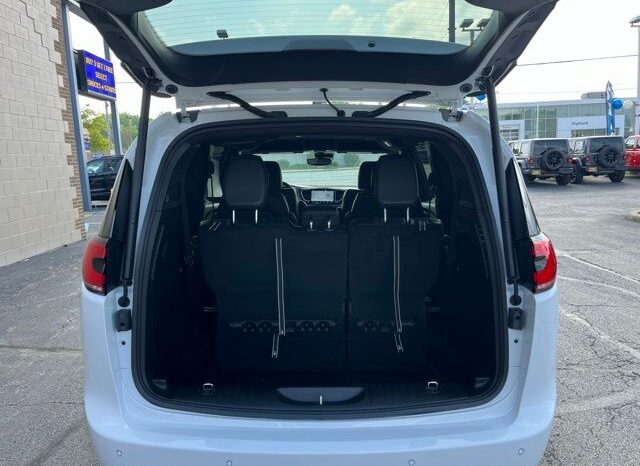 
 Chrysler Pacifica full									