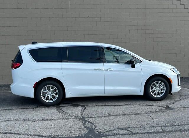 
 Chrysler Pacifica full									