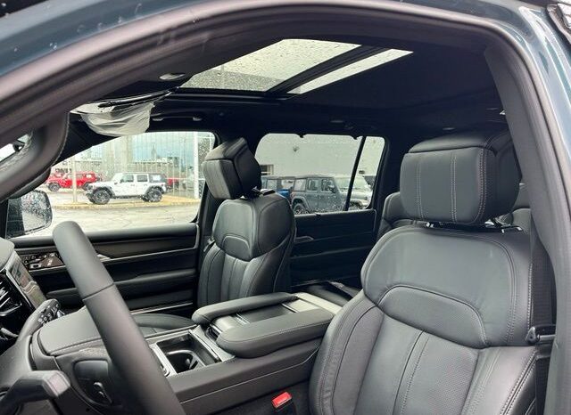 
 Jeep Grand Wagoneer full									