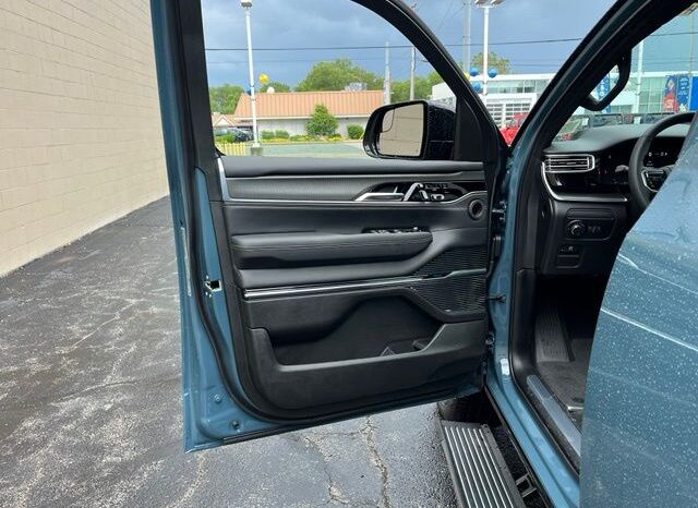 
 Jeep Grand Wagoneer full									