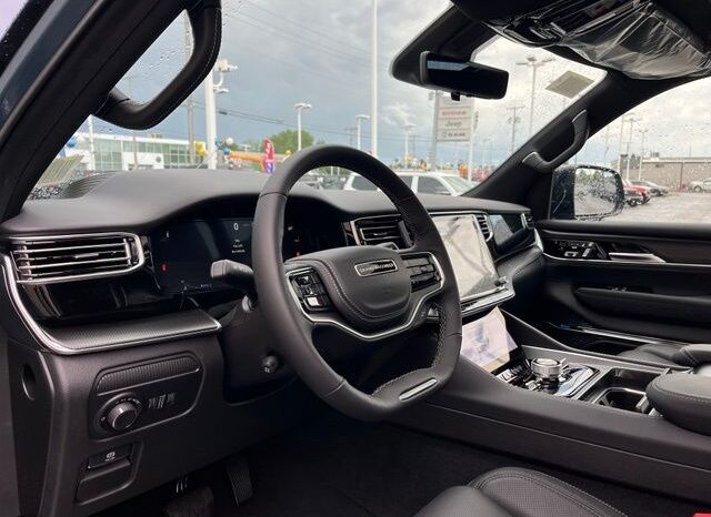 
 Jeep Grand Wagoneer full									