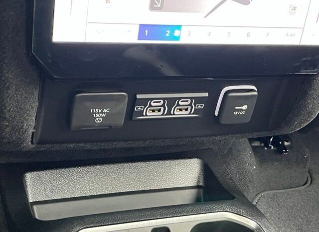 
 Jeep Grand Wagoneer full									