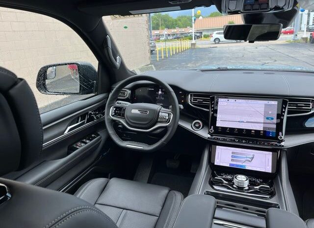 
 Jeep Grand Wagoneer full									