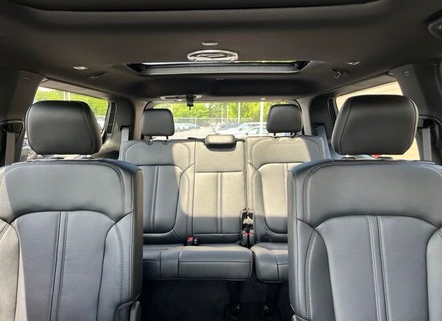 
 Jeep Grand Wagoneer full									