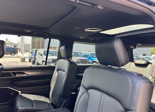 
 Jeep Grand Wagoneer full									