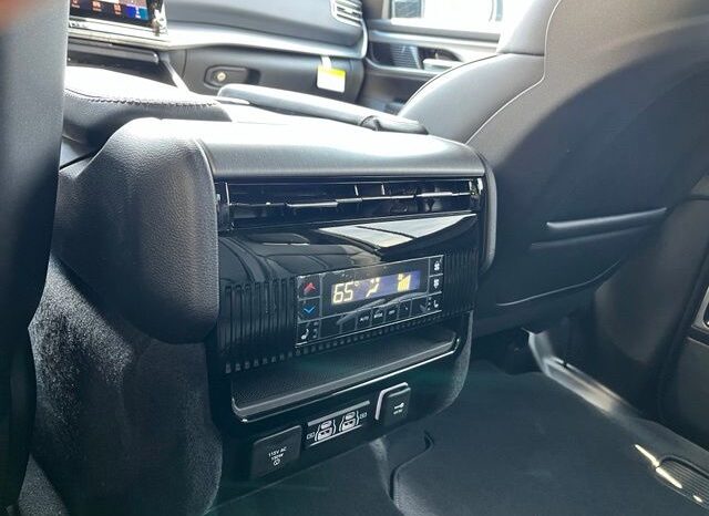 
 Jeep Grand Wagoneer full									