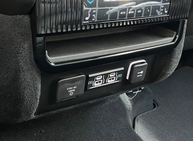 
 Jeep Grand Wagoneer full									