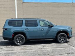 Jeep Grand Wagoneer full