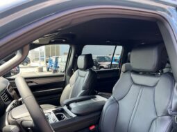 Jeep Grand Wagoneer full