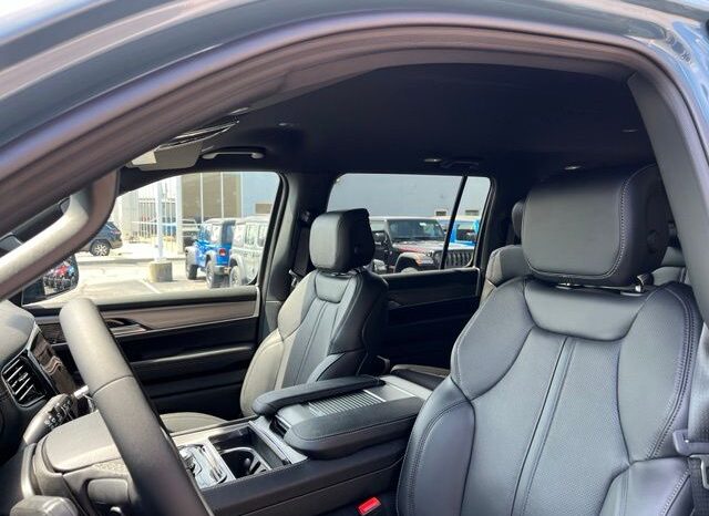 
 Jeep Grand Wagoneer full									