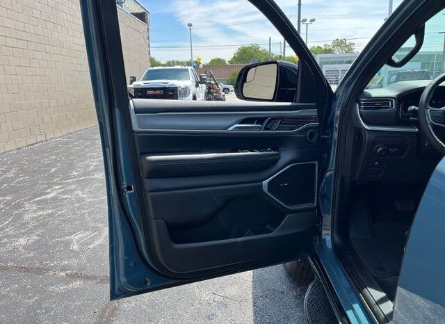 
 Jeep Grand Wagoneer full									