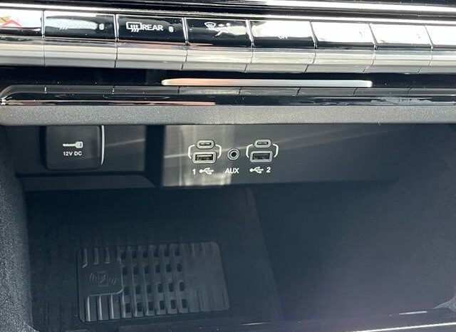 
 Jeep Grand Wagoneer full									