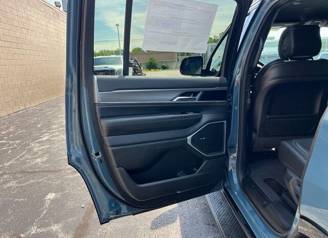 
 Jeep Grand Wagoneer full									