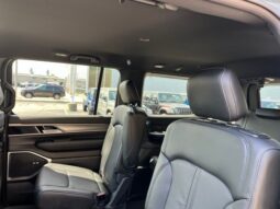 Jeep Grand Wagoneer full