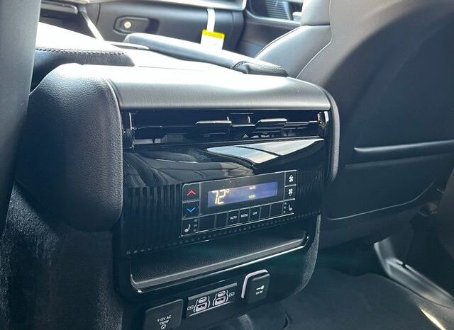 
 Jeep Grand Wagoneer full									