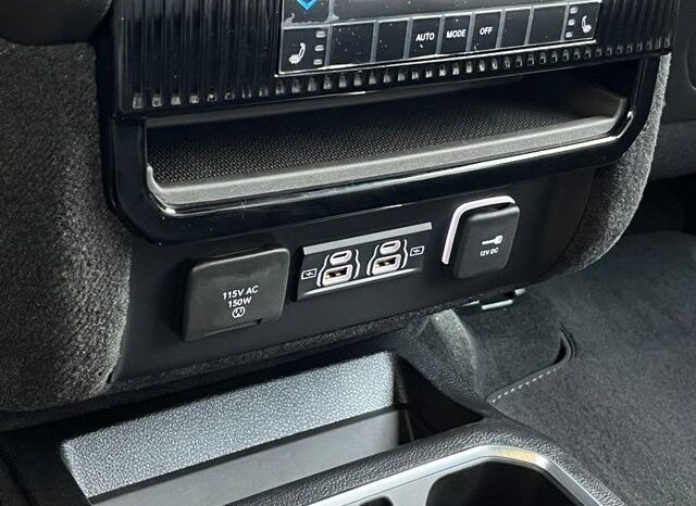 
 Jeep Grand Wagoneer full									