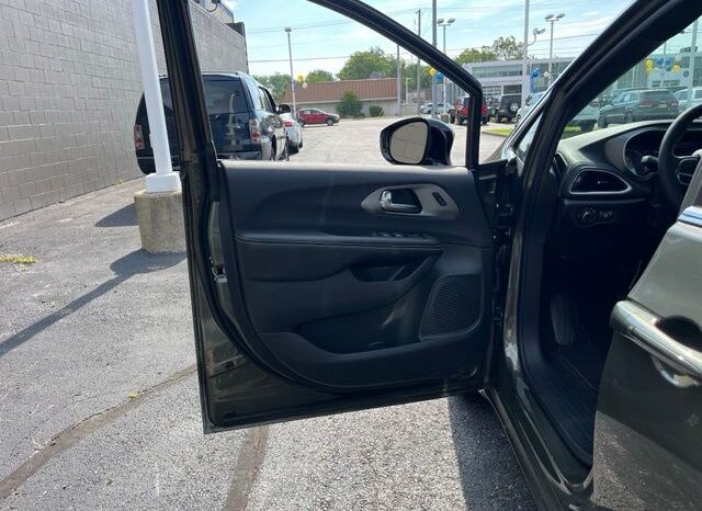 
 Chrysler Pacifica full									